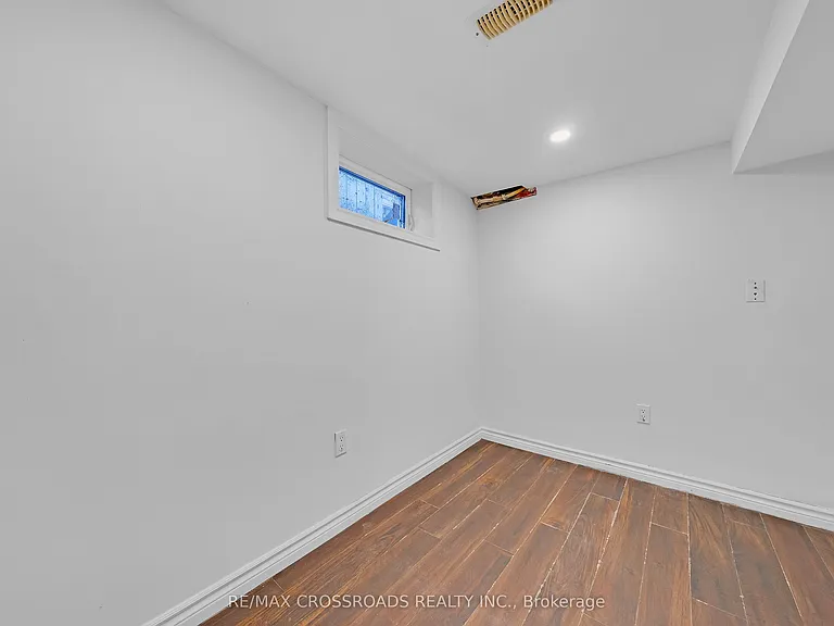 111 Elgin St W — Photo 11