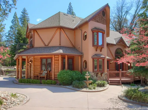54736 Willow Cv, Bass Lake, CA 93604