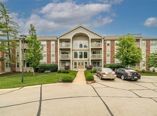 5376 N Kenrick Parke Dr APT 102, Saint Louis, MO 63119