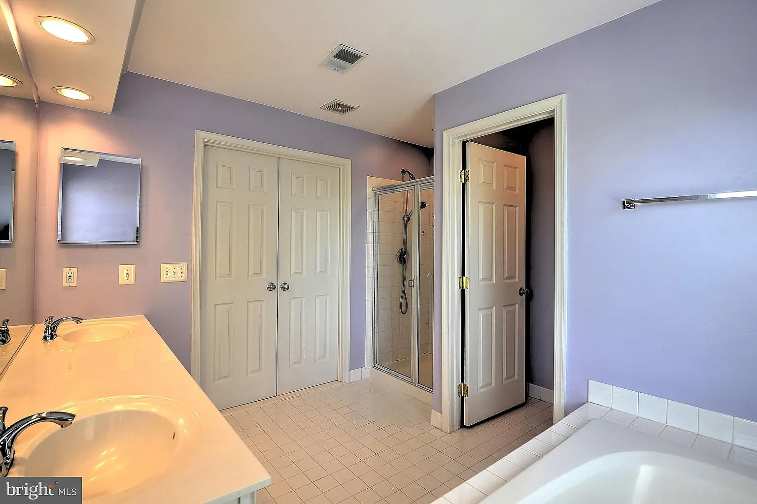 3 bed, 3.5 bath, 2864 sqft, $4,500 — Photo 2