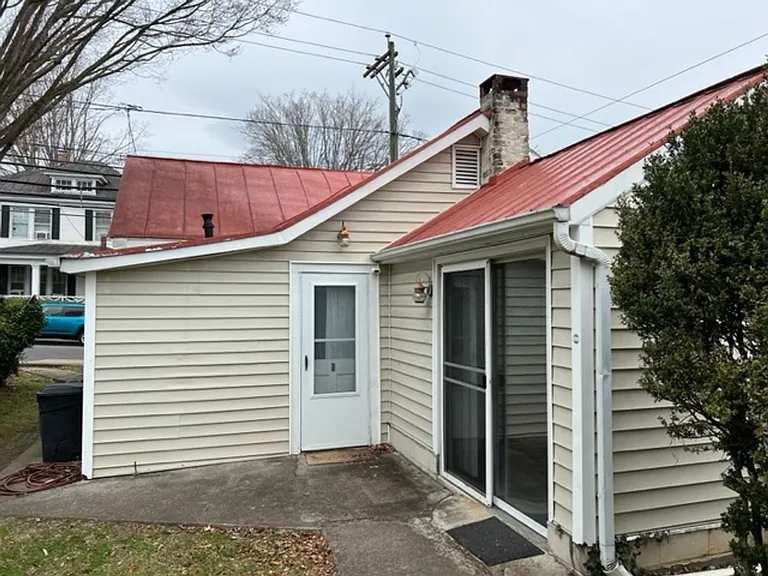 204 S Jefferson St — Photo 1