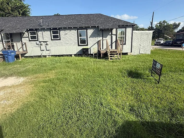 13627 Hb Collins Ct #B — Photo 2