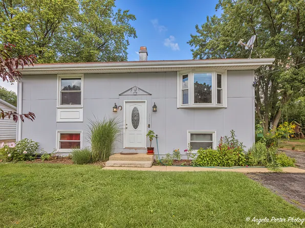 3024 Lebanon Ave, Zion, IL 60099