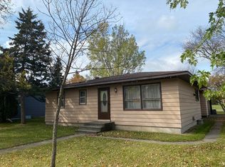 212 Sunset Ave, Detroit Lakes, MN 56501