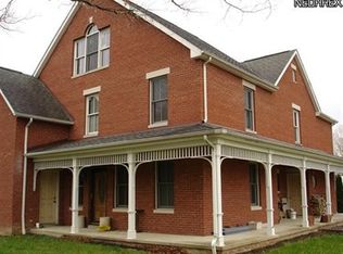 94 Ridge Rd, Hinckley, OH 44233