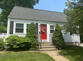 12 Lexington St, Stoneham, MA 02180
