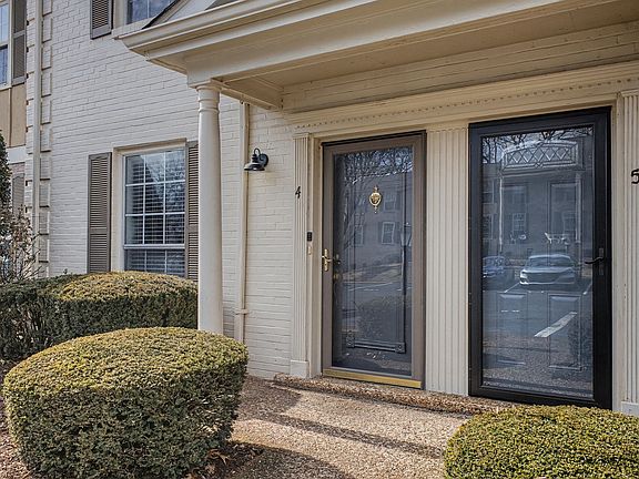 3rd image of 1011 Murfreesboro Rd Unit K4