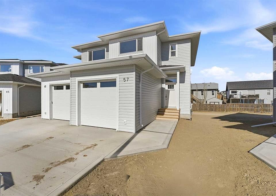 1st image of 73 W Pinnacle Close