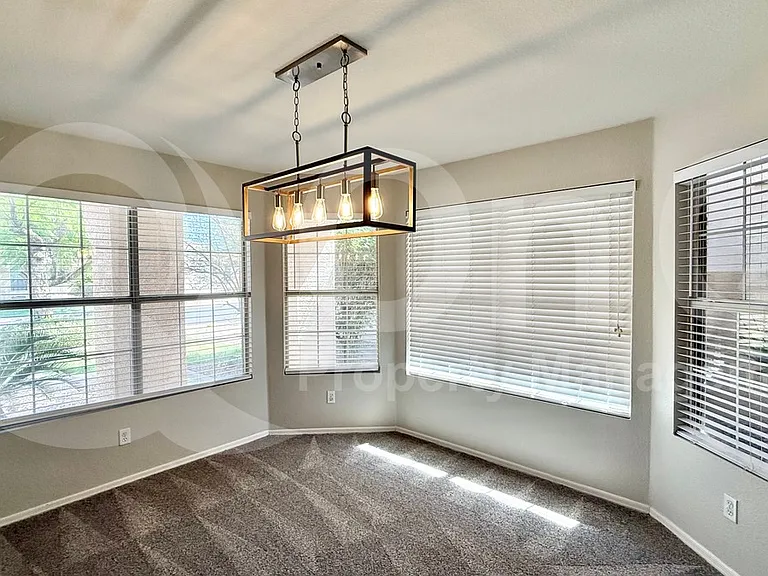 1481 E Cheyenne St — Photo 16