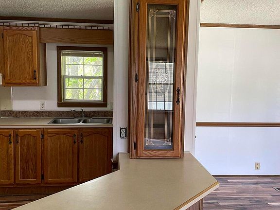 4th image of 30 Oak Street #43