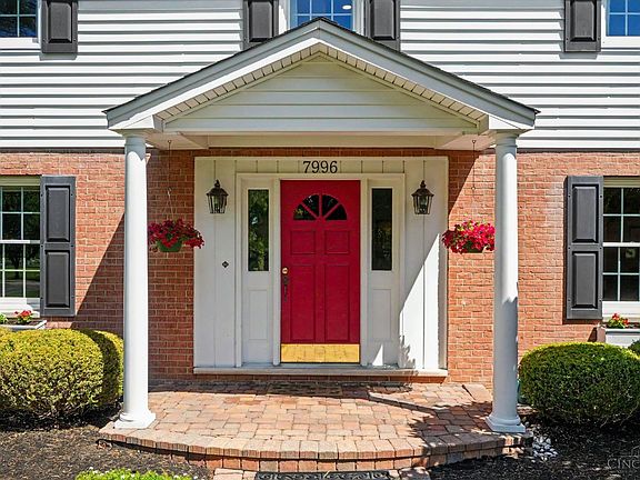 3rd image of 7996 Woody Hollow Dr