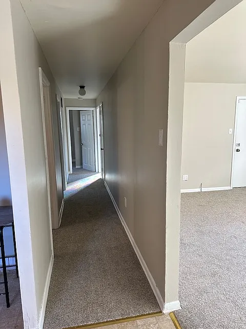 3 bed, 1200 sqft, $2,100 — Photo 4