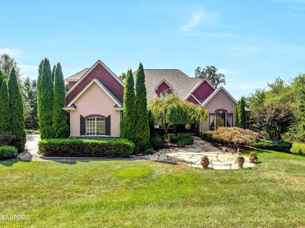 300 Conkinnon Dr, Lenoir City, TN 37772