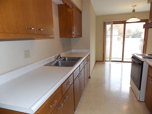 5th image of 2602-2604 Kenwood Ave