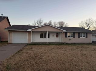 811 E 3rd St, Kinsley, KS 67547