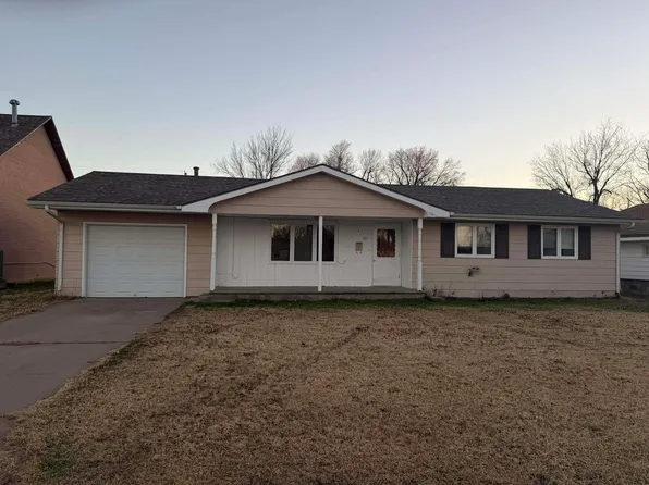 811 E 3rd St, Kinsley, KS 67547