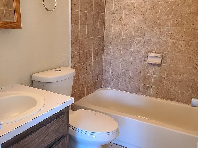 4809 Grand Blvd #14 — Photo 5