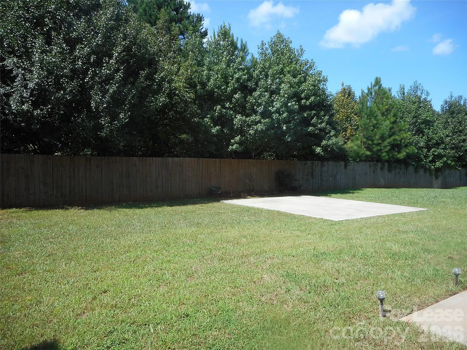 4 bed, 2.5 bath, 2269 sqft, $2,400 — Photo 4
