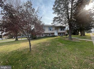2873 Southwick Dr, Lancaster, PA 17601