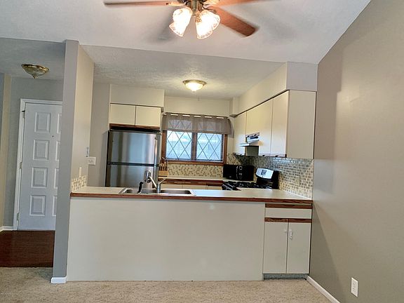 5th image of 3169 Maple Villa Dr SE #2