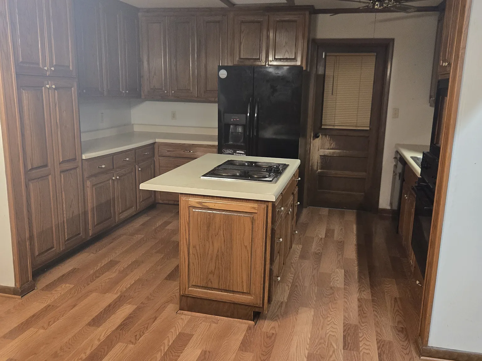 2 bed, $1,600 — Photo 2