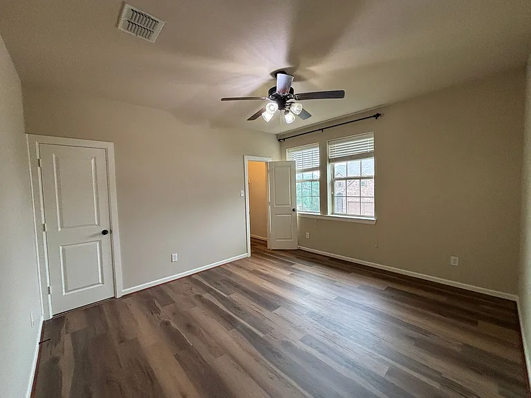 2908 N Umberland Dr — Photo 33