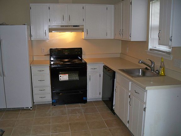 4th image of 707 Oak Hurst Ct