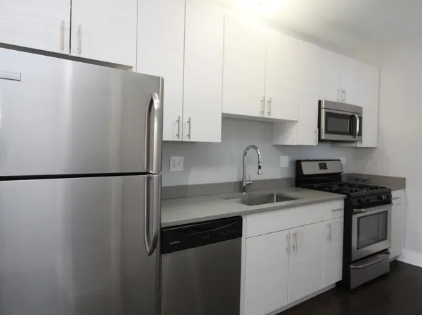 2128 N Sawyer Ave APT 2E, Chicago, IL 60647