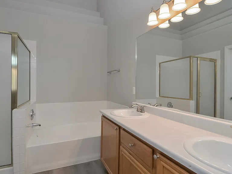 698 Senator Ct — Photo 11