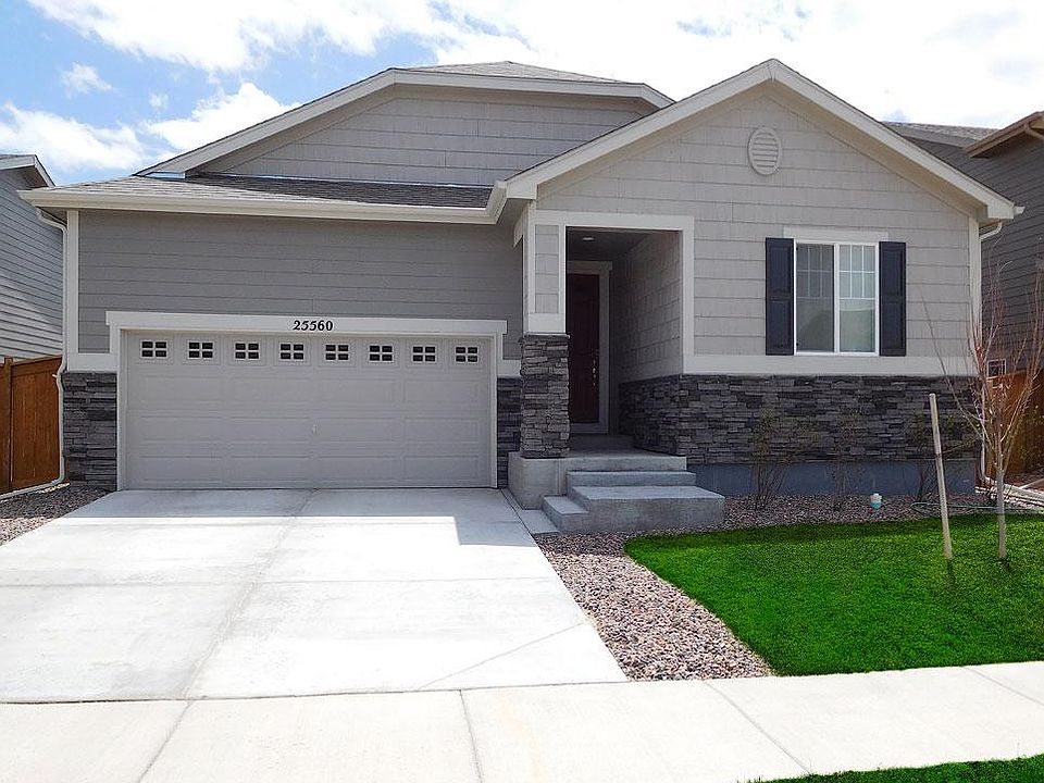 Charming Ranch home with NO staircase and easy Entry.
