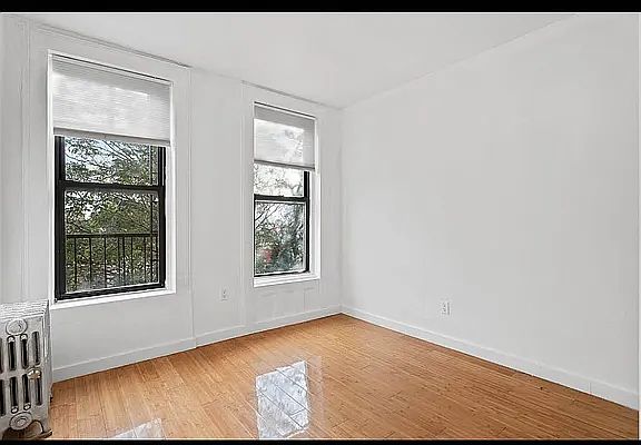 3rd image of 140 17th St APT 17