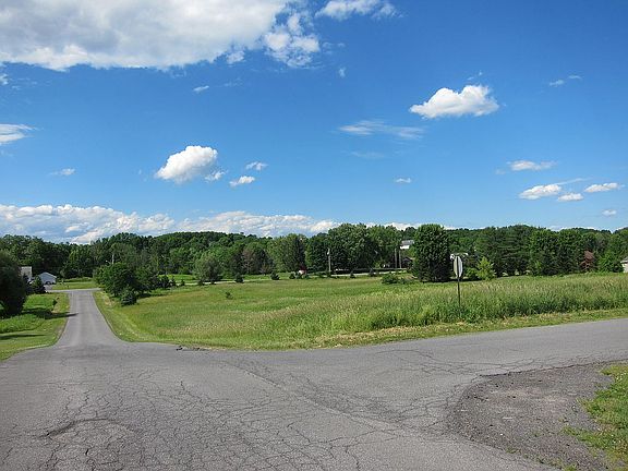 4th image of Bieniek Dr #23
