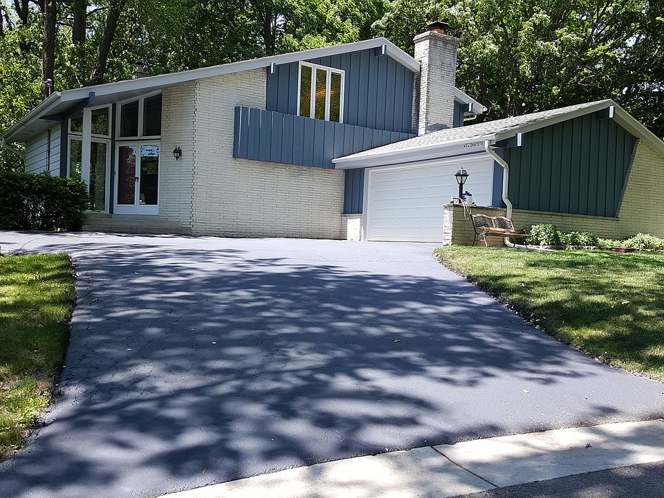 1st image of W242N6327 Oak Dr