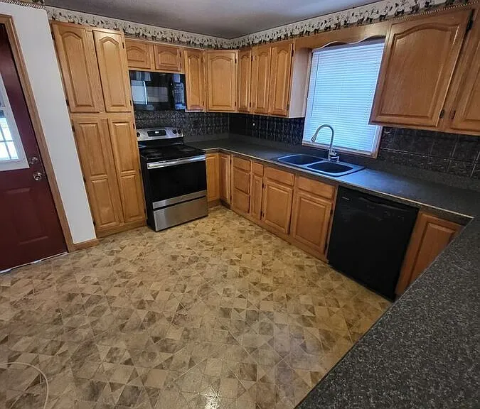2250 Garfield Ave — Photo 10