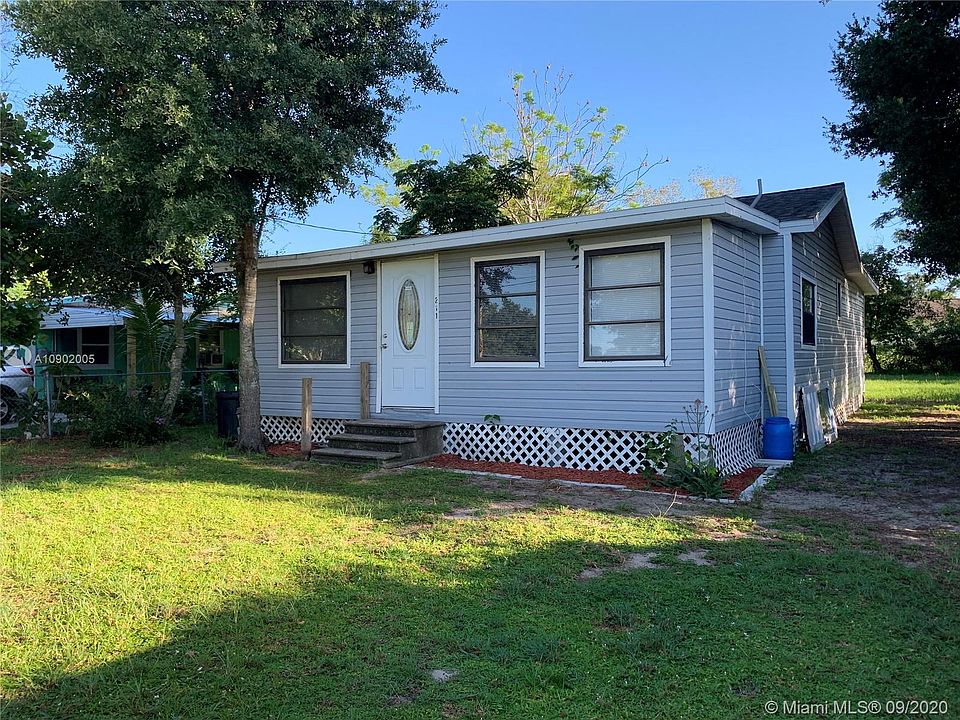 1st image of 211 Gladiola St