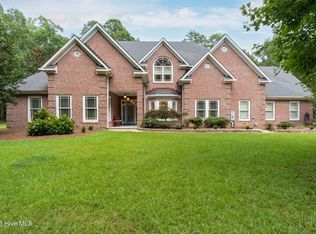 400 Island Dr, Chocowinity, NC 27817