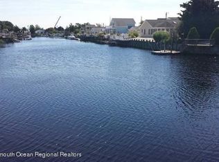 17 S Baltimore Dr, Little Egg Harbor, NJ 08087