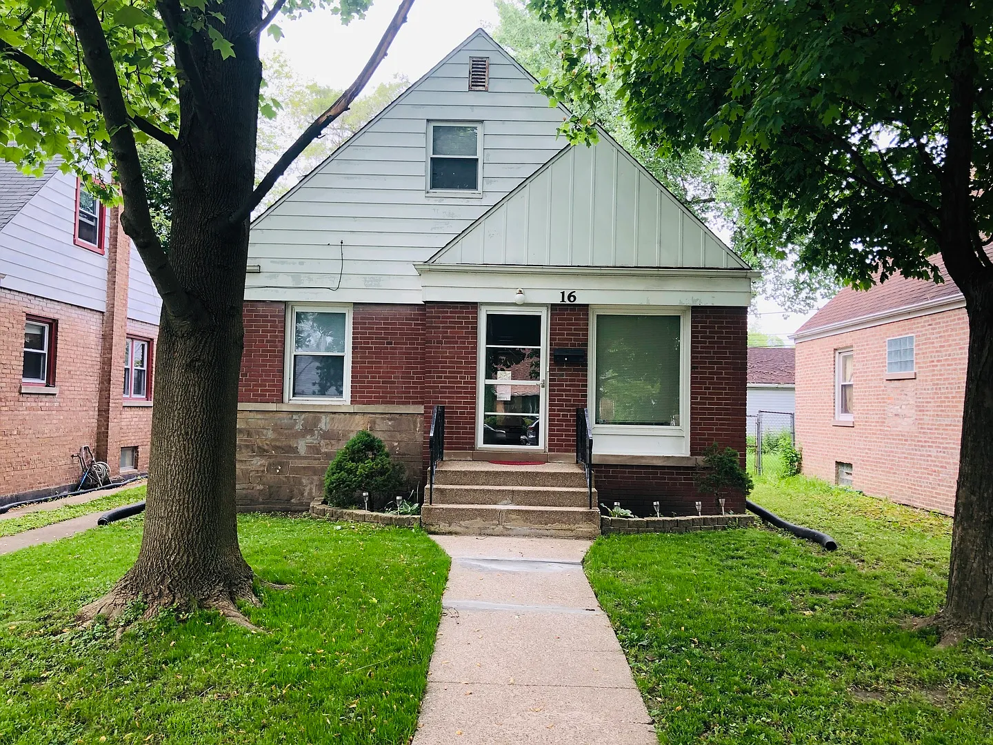 16 166th St photo 1