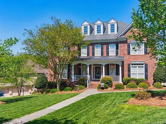 3rd image of 216 Royalton Pl