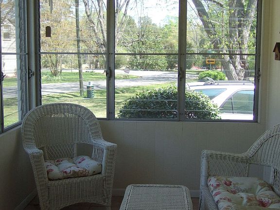 4th image of 70 Lakeside Dr