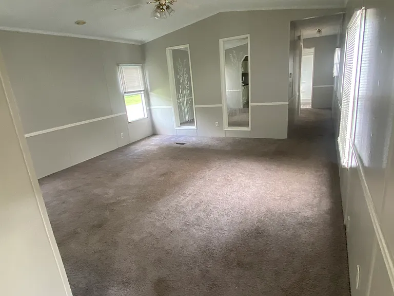 9301 FM 2011 #15 — Photo 1