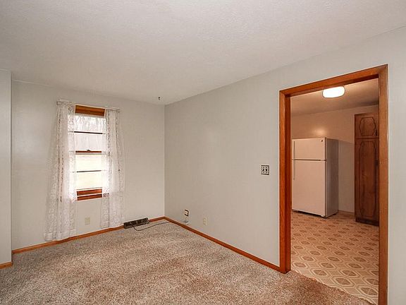 3rd image of 4137 Foskett Rd