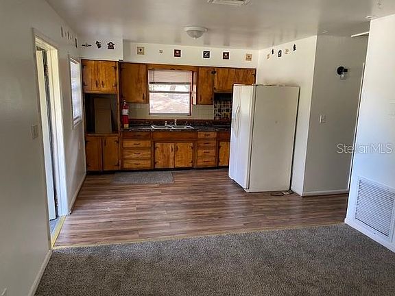 5th image of 3701 E Crawford St
