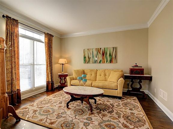 4th image of 2080 Woodside Park Dr