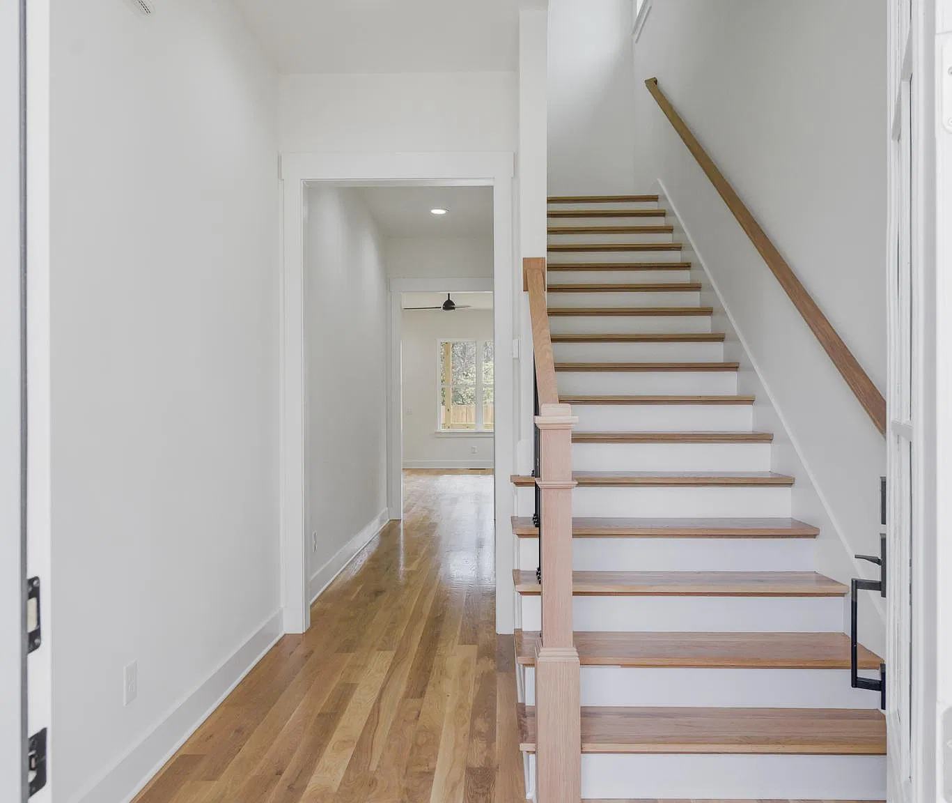 298 Vivelle Ave — Photo 3