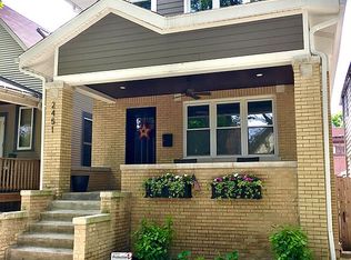 2451 W Hutchinson St, Chicago, IL 60618
