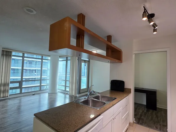 81 Navy Wharf Ct, Toronto, ON