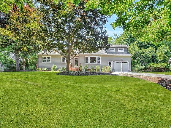 2nd image of 725 Rosewood Dr