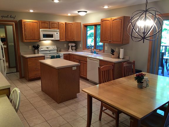 5th image of 223866 Laurie Ann Ln