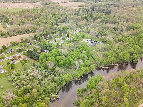 4th image of 8395 Huron River Dr